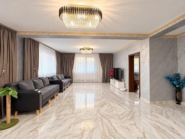 Casă individuală cu 6 camere cu Canalizare în Corbu