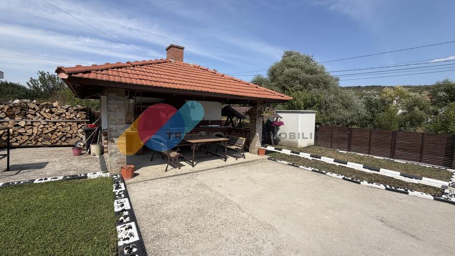 Casă individuală cu 5 camere cu Canalizare în Iris