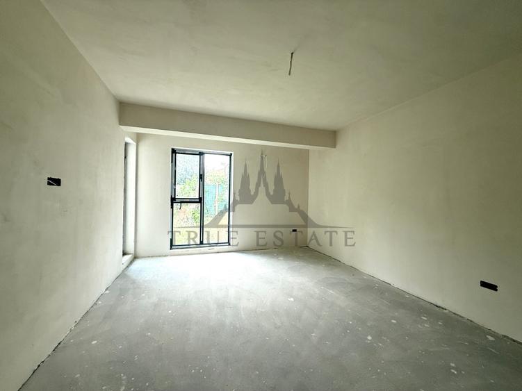 Apartament cu 4 camere decomandat în Pipera