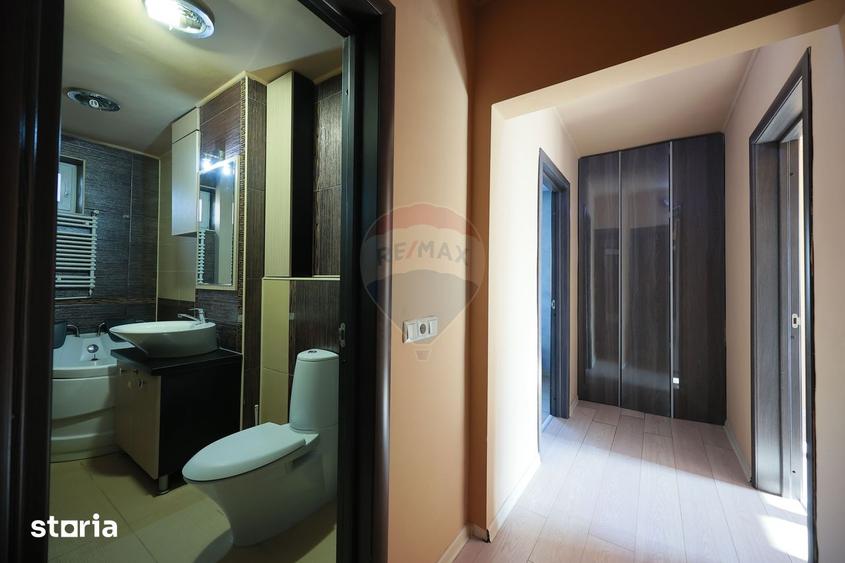 Apartament cu 3 camere semidecomandat în Rogerius