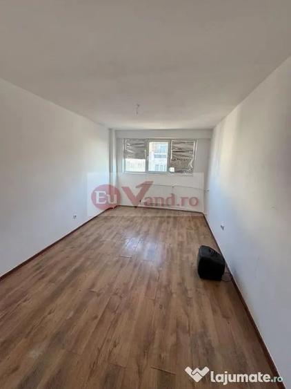 Garsonieră semidecomandată în Central