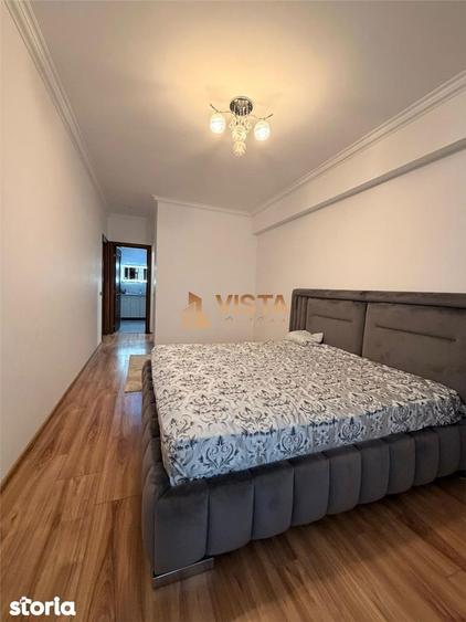 Apartament cu 3 camere, mobilat în Tractorul