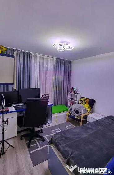Apartament cu 3 camere decomandat în P-ța Reșița