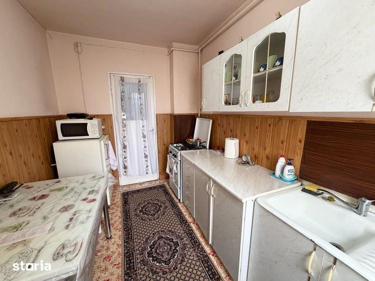 Apartament cu 2 camere semidecomandat în Vasile Aaron