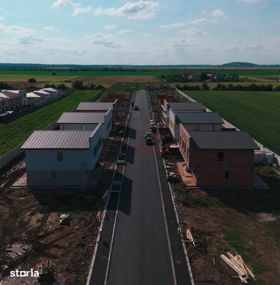 Casă cu 4 camere cu Teren 350 Mp în Vidra