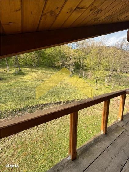 Casă cu 6 camere cu Teren 3780 Mp în Coronini