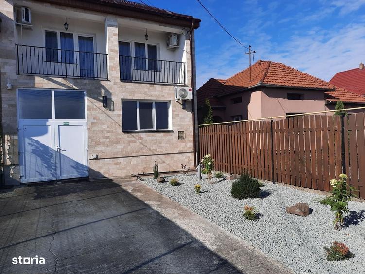 Casă cu 4 camere cu Teren 750 Mp în Central