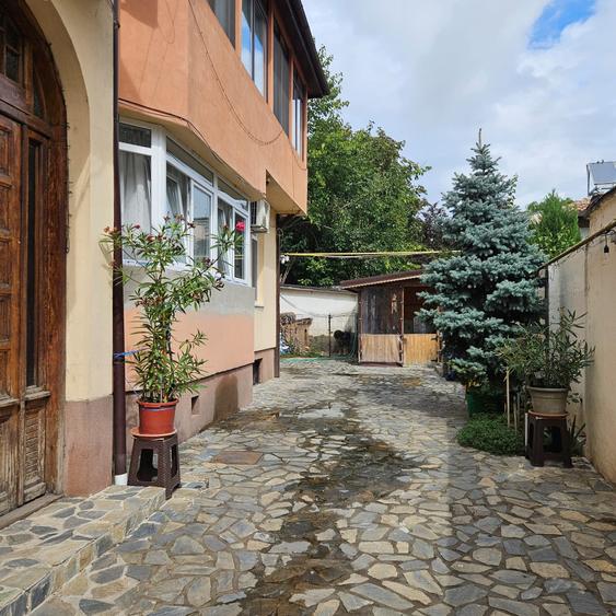 Apartament cu 5 camere decomandat în Ferdinand