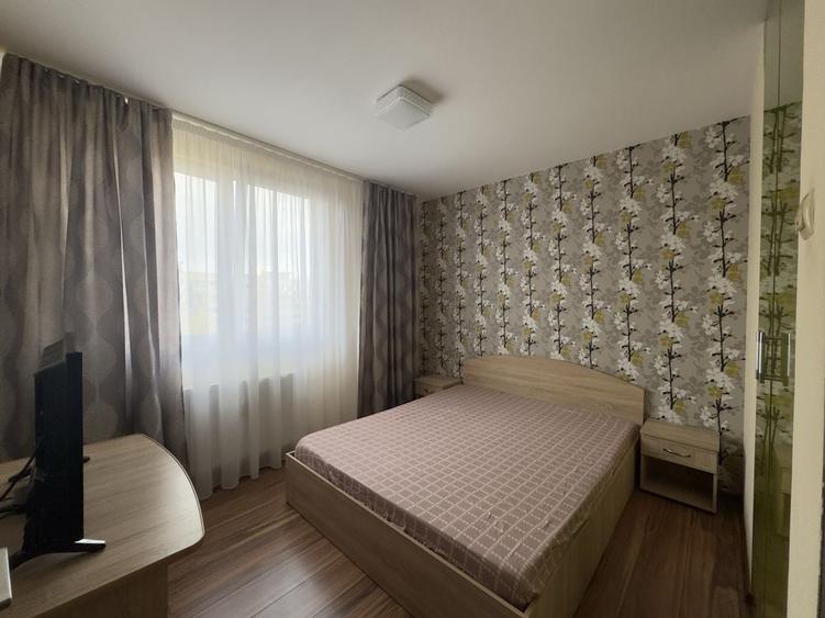 Apartament cu 3 camere semidecomandat în Drumul Taberei