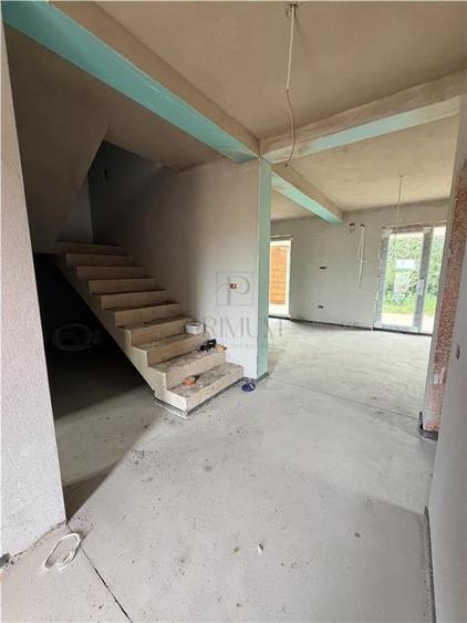 Duplex cu 5 camere cu Canalizare în Moșnița Nouă