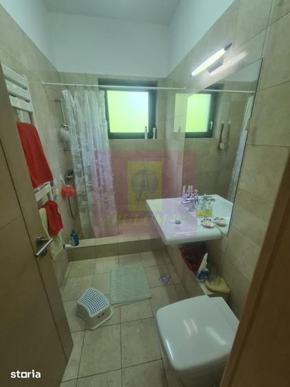 Casă cu 6 camere cu Teren 6600 Mp în Cornu