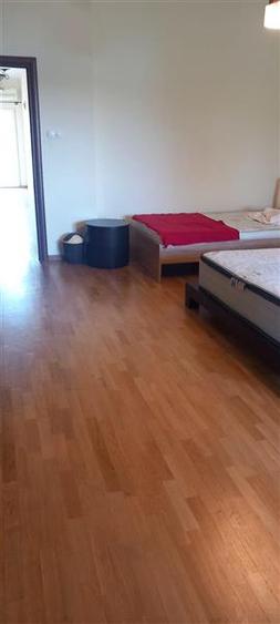 Casă individuală cu 5 camere cu Canalizare în Străulești