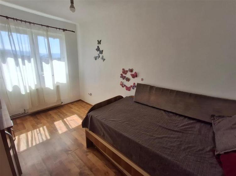 Apartament 2 camere decomandat parcare zona Strand II - 2