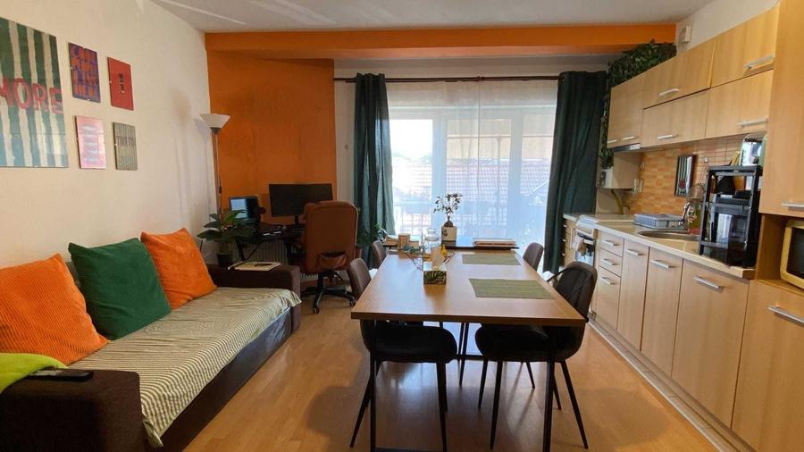 Apartament cu 2 camere semidecomandat în Florești