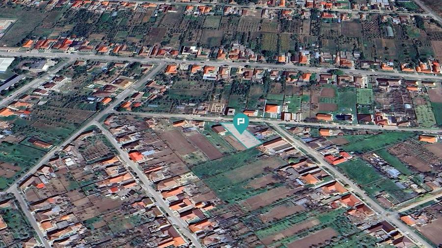 Teren de 900 mp, în Central