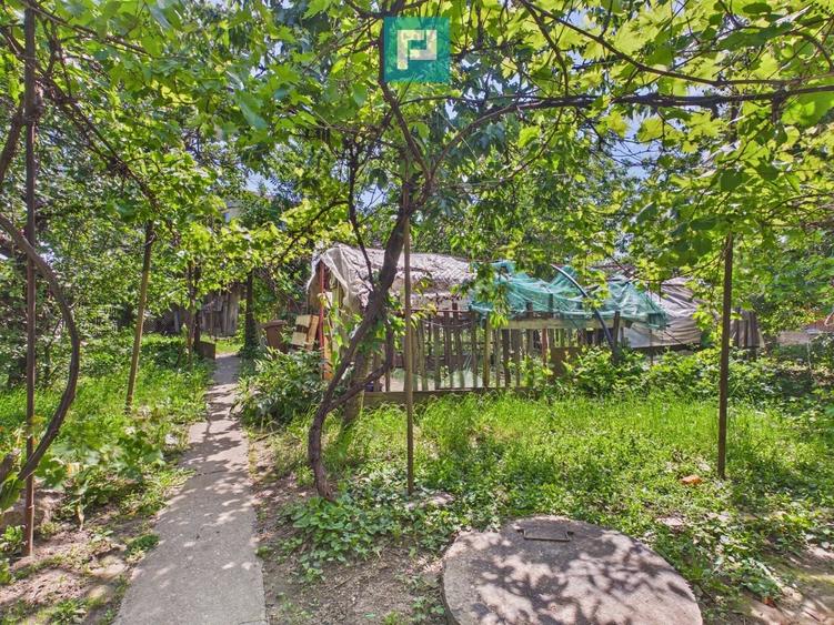 Casă individuală cu 3 camere cu Canalizare în Central