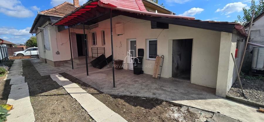 Casă individuală cu 3 camere cu Canalizare în Sângeorgiu de Mureș