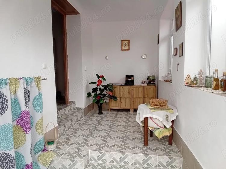 Casă cu 3 camere în Gârliște