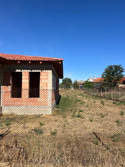 Duplex cu 2 camere cu Teren 1150 Mp în Șandra