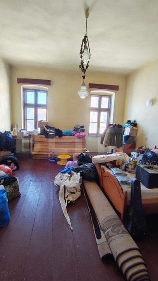 Casă individuală cu 5 camere cu Canalizare în Râșnov