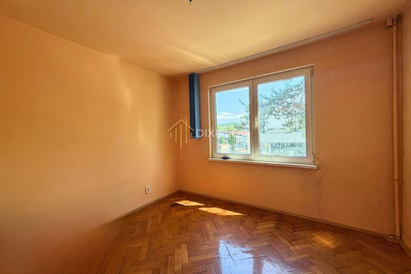Apartament cu 3 camere decomandat în Tudor