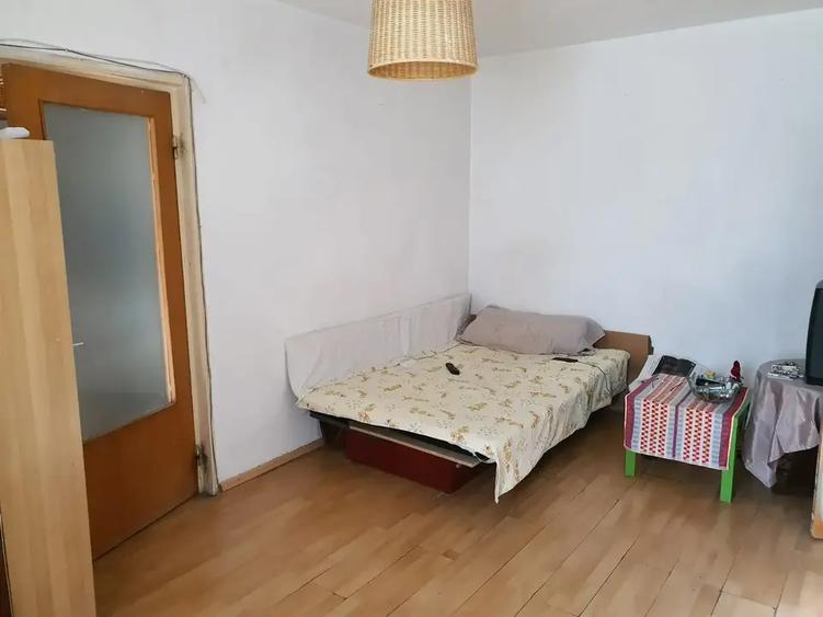 Apartament cu 2 camere semidecomandat, mobilat în Drumul Taberei