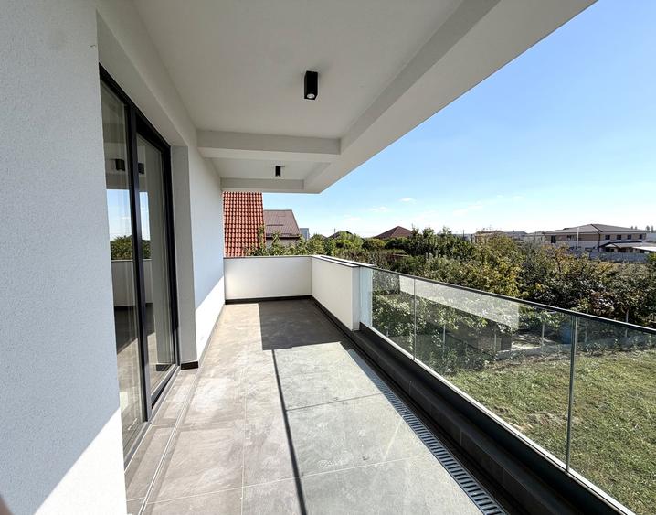 Duplex cu 4 camere cu Canalizare în Dumbrăvița