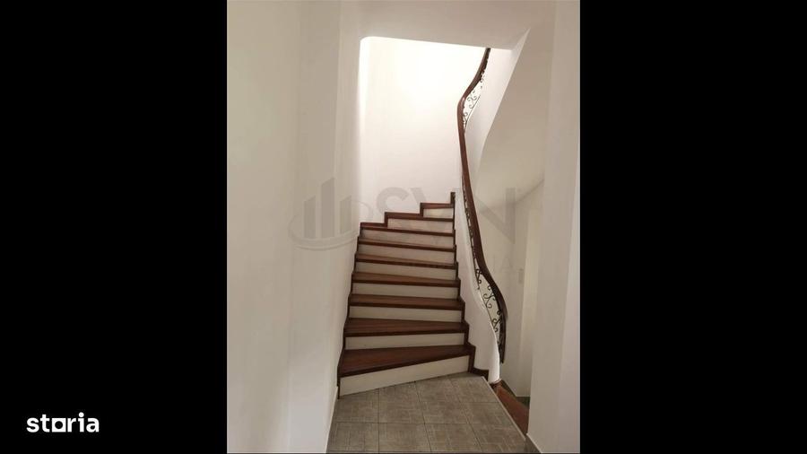 Casă cu 4 camere în Știrbei Vodă