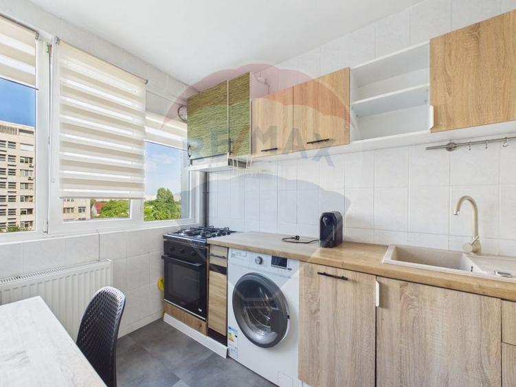 Apartament cu 2 camere semidecomandat, mobilat în Baba Novac