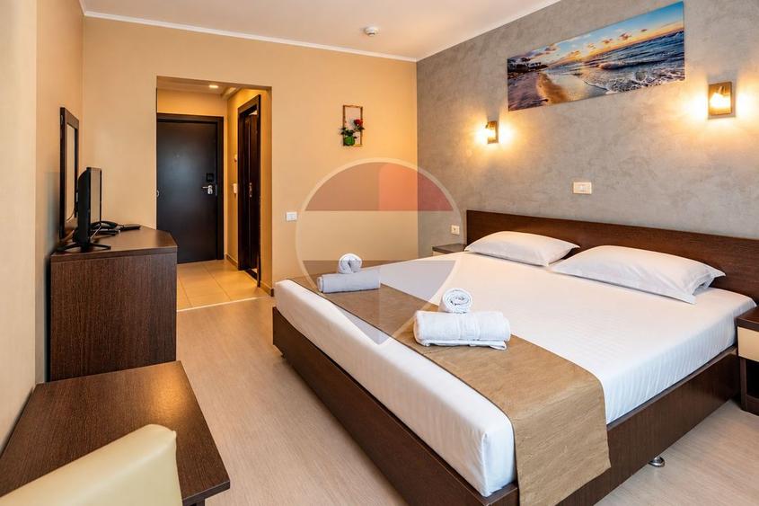 Hotel/Pensiune, de 1,600 mp, în Central