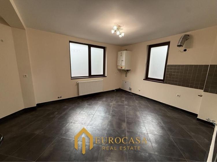 Casă cu 4 camere în Valea Lupului