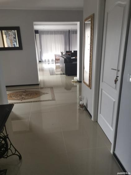 Casă cu 4 camere cu Teren 1385 Mp în Central