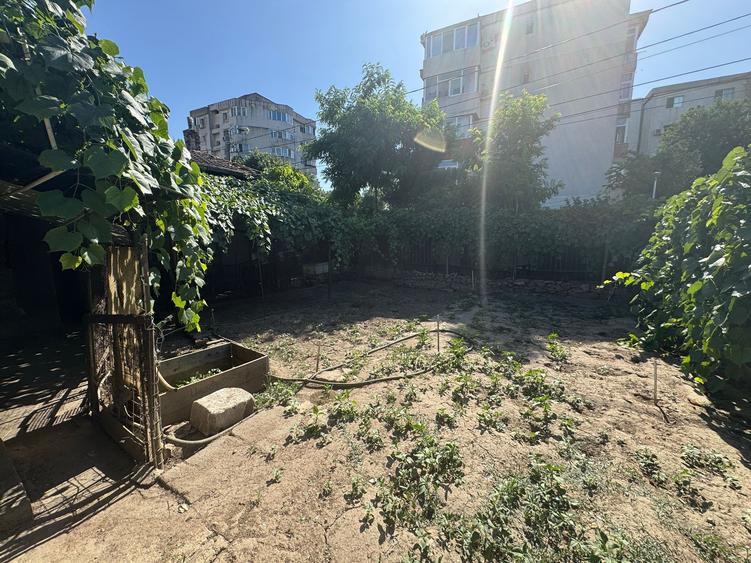 Teren Construcții intravilan de 330 mp, în Tomis III