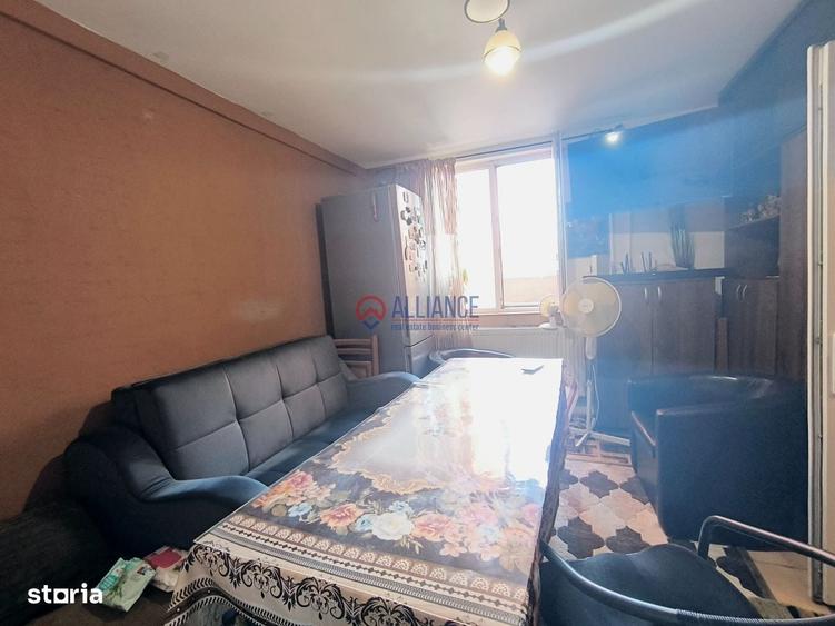 CENTRU - Casa solida cu etaj ,la pret de apartament ! - 2