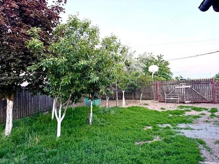 Casă cu 4 camere cu Teren 720 Mp în Cruceni