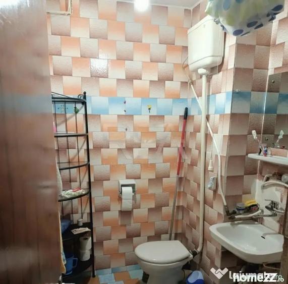 Apartament cu 4 camere semidecomandat în Crângași