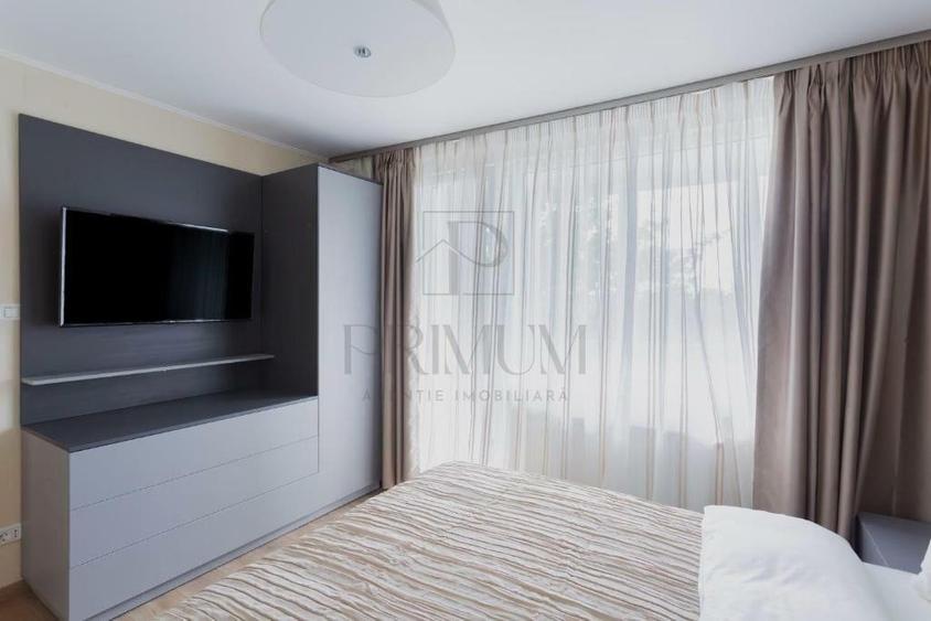 Apartament cu 3 camere semidecomandat, mobilat în Central