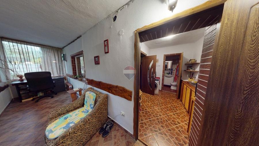 Casă individuală cu 6 camere cu Piscina în Stațiunea Climaterică Sâmbăta