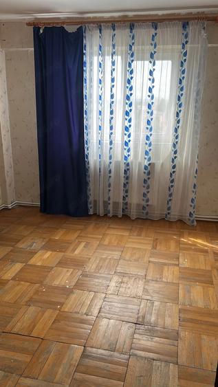 Apartament cu 3 camere nedecomandat în Central