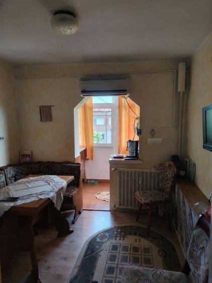 Apartament cu 3 camere decomandat, mobilat în Brazda lui Novac