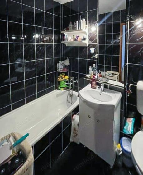Apartament cu 2 camere decomandat în Micro 15