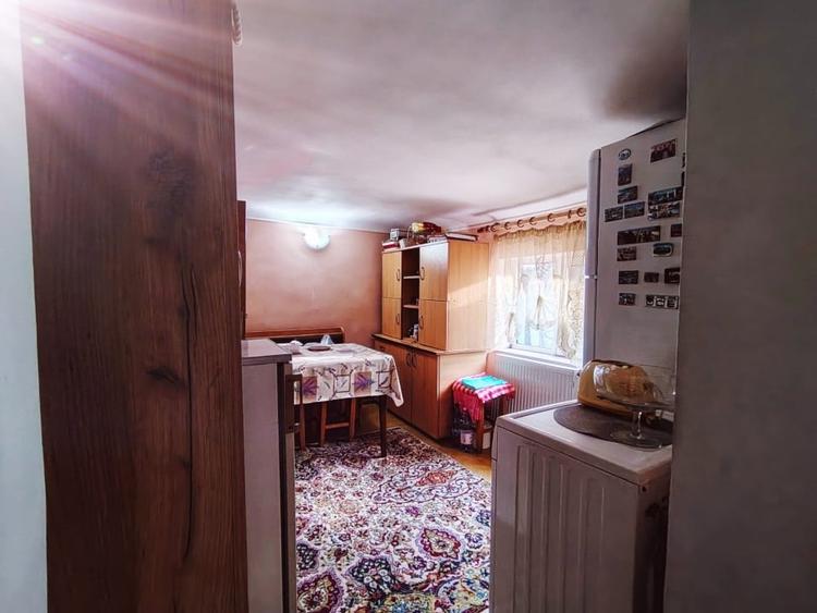 Casă individuală cu 5 camere cu Canalizare în Km 5