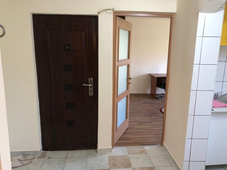 Apartament cu 2 camere decomandat, mobilat în Apărătorii Patriei
