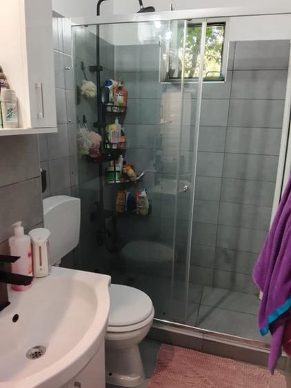 Apartament cu 3 camere semidecomandat în Pajura