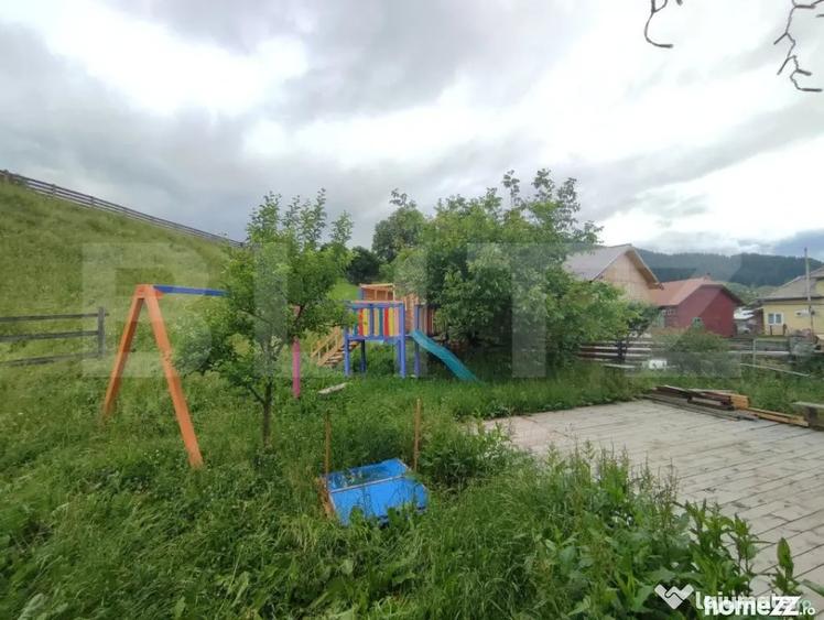 Casă cu 7 camere cu Teren 2000 Mp în Central