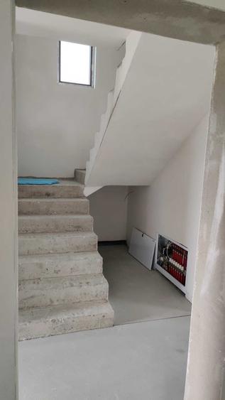 Casă cu 4 camere în Șura Mică
