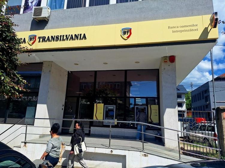 Spațiu comercial, de 150 mp, în Petros