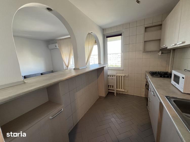 Apartament cu 2 camere semidecomandat în 1 Mai