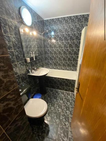 Apartament cu 3 camere decomandat în Lujerului