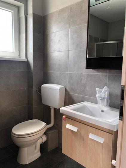 Casă cu 5 camere cu Teren 500 Mp în Săbăreni